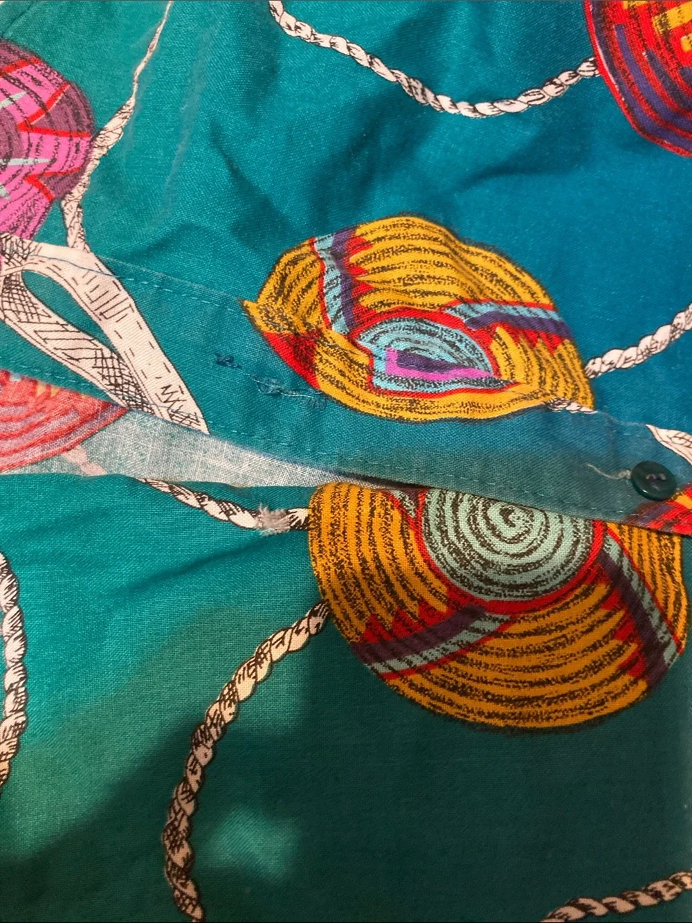 Vintage Wrangler Teal Button-Down Shirt with Multicolor Circular Print